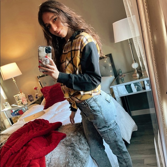 meet your posher 👋🏼 - Picture 3 of 7